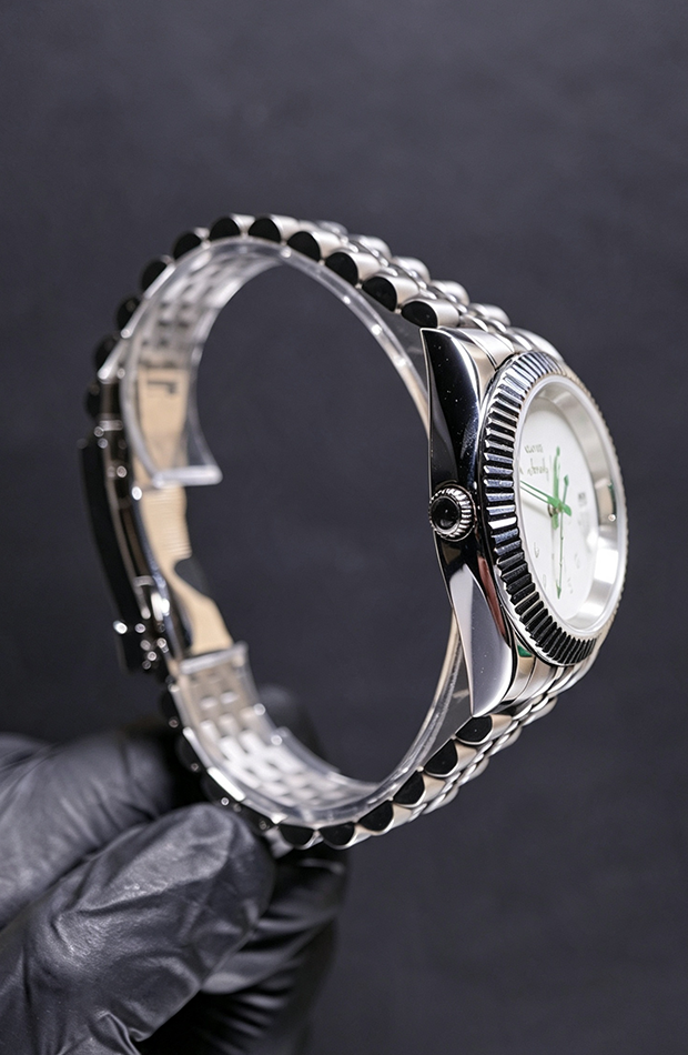 Green Custom NH35 Watch, Quote Dial
