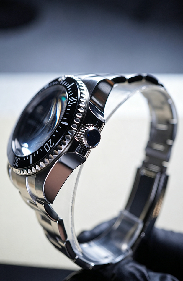 Custom NH35 Diver Watch, Blue Sunburst Dial