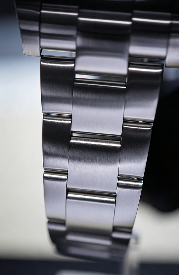 Custom NH35 Diver Watch, Blue Sunburst Dial